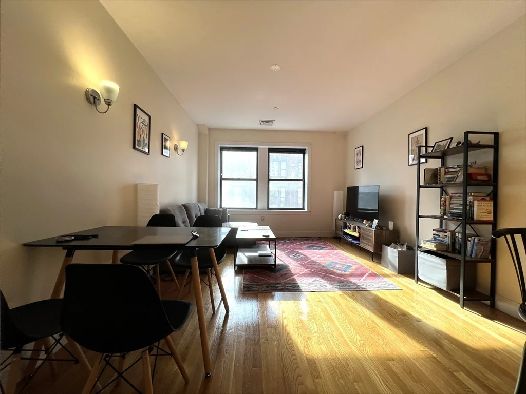 1 bed, 1 bath apartment for rent at 42 Beach St Unit 8A, Chinatown — photo 1 of 8