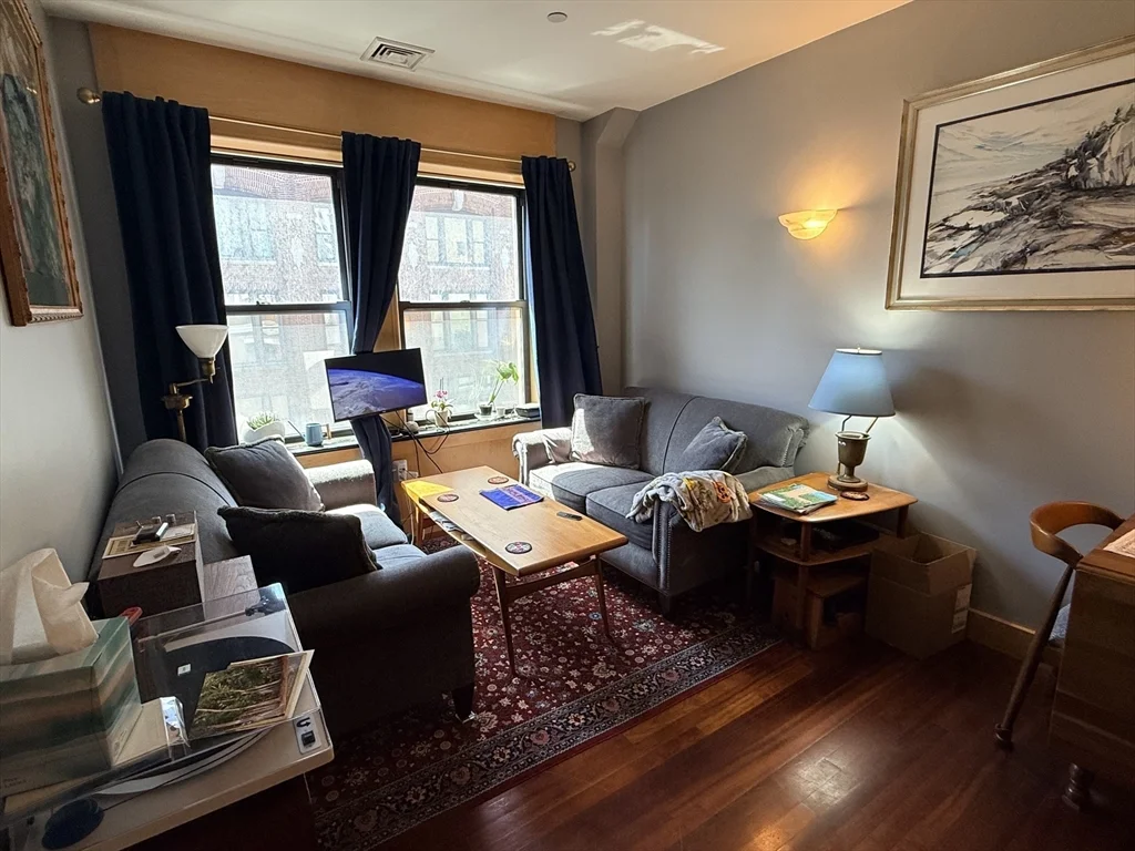 2 bed, 1 bath apartment for rent at 42 Beach St Unit 8B, Chinatown — photo 2 of 28