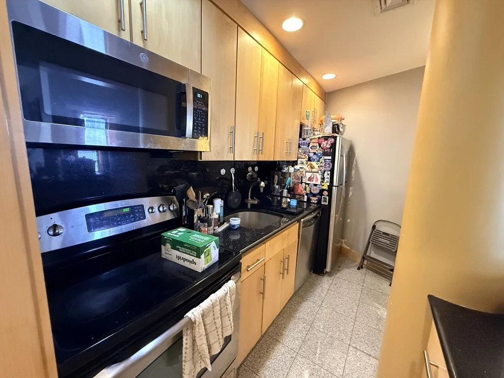 2 bed, 1 bath apartment for rent at 42 Beach St Unit 8B, Chinatown — photo 9 of 28