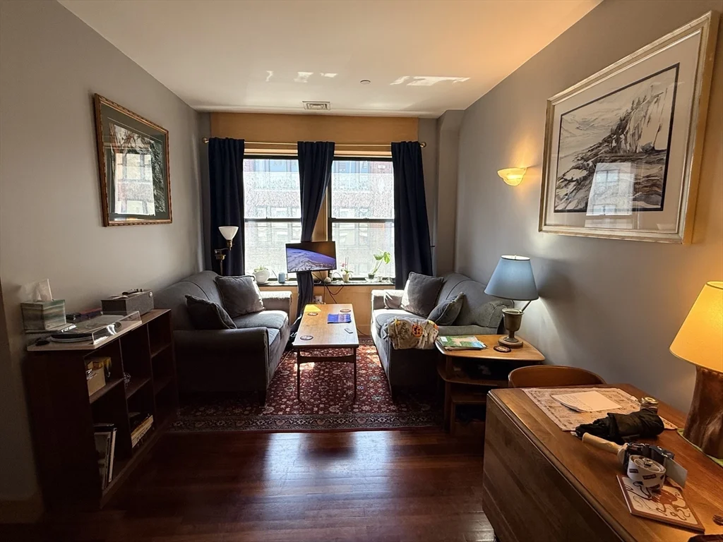 2 bed, 1 bath apartment for rent at 42 Beach St Unit 8B, Chinatown — photo 3 of 28