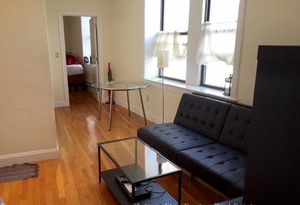 2 bed, 2 bath apartment for rent at 42 Beach Unit 7D, Chinatown — photo 2 of 15