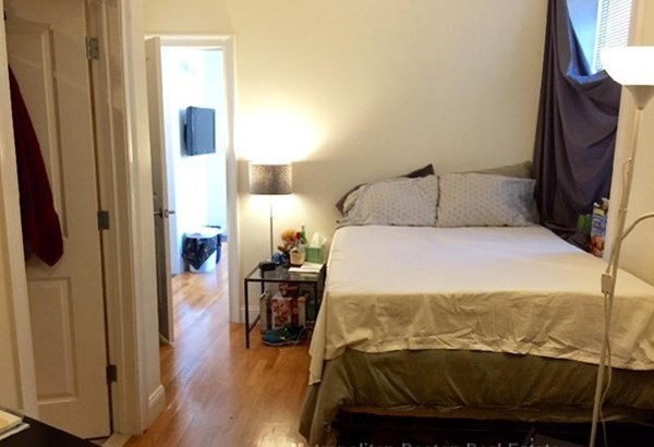 2 bed, 2 bath apartment for rent at 42 Beach Unit 7D, Chinatown — photo 5 of 15