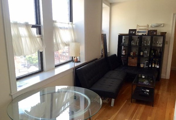 2 bed, 2 bath apartment for rent at 42 Beach Unit 7D, Chinatown — photo 1 of 15