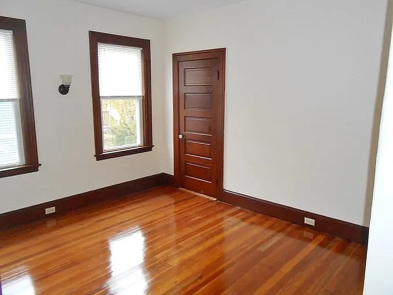 3 bed, 1 bath apartment for rent at 42 Bradford St Unit 3, Quincy — photo 9 of 11