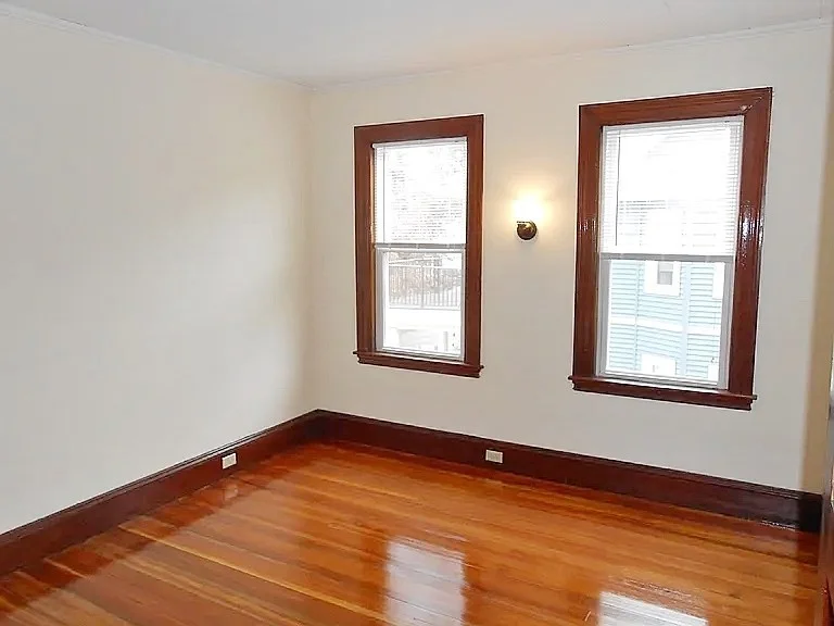 3 bed, 1 bath apartment for rent at 42 Bradford St Unit 3, Quincy — photo 5 of 11