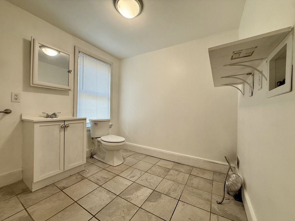 3 bed, 1 bath apartment for rent at 42 Broad St, North Attleboro — photo 7 of 14
