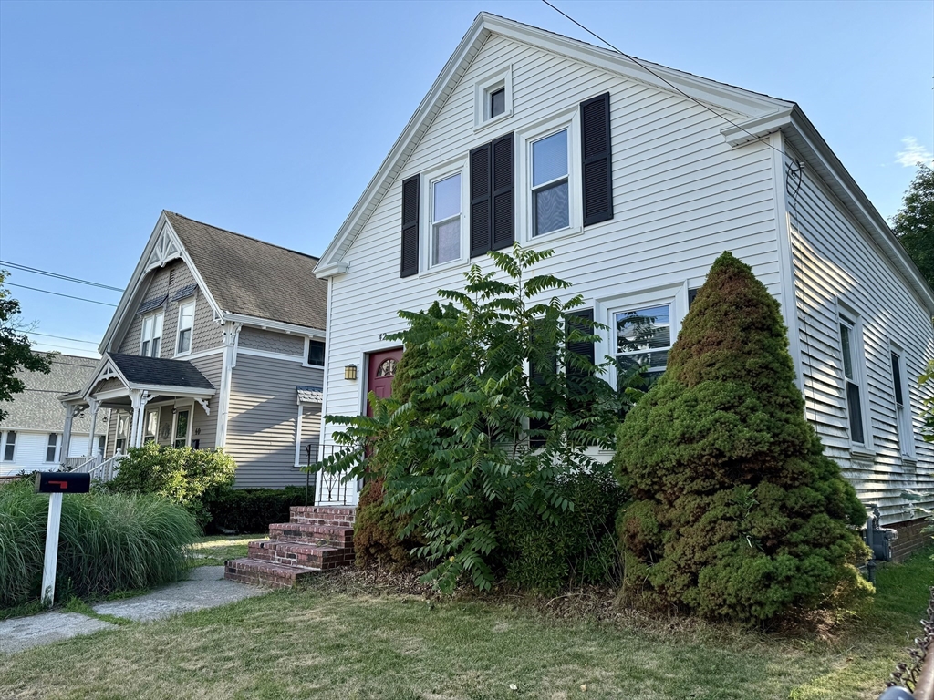 3 bed, 1 bath apartment for rent at 42 Broad St, North Attleboro — photo 2 of 14