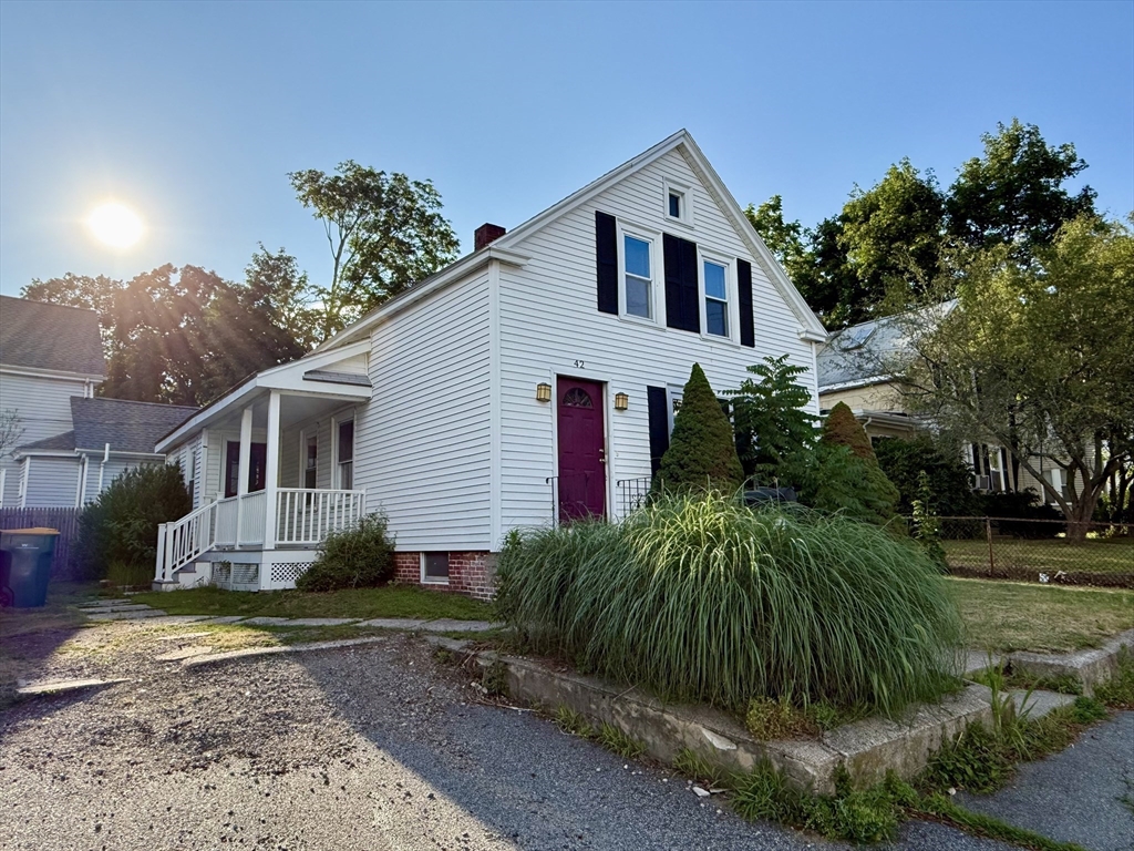 3 bed, 1 bath apartment for rent at 42 Broad St, North Attleboro — photo 1 of 14