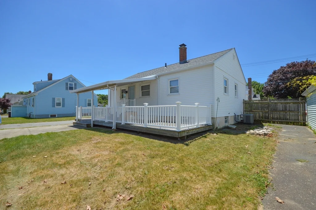 3 bed, 1 bath apartment for rent at 42 Buttonwood Rd, Bliss Corner — photo 17 of 19