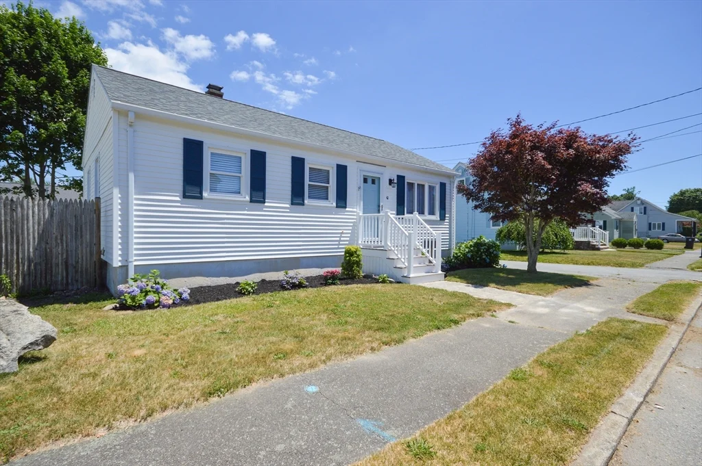 3 bed, 1 bath apartment for rent at 42 Buttonwood Rd, Bliss Corner — photo 2 of 19