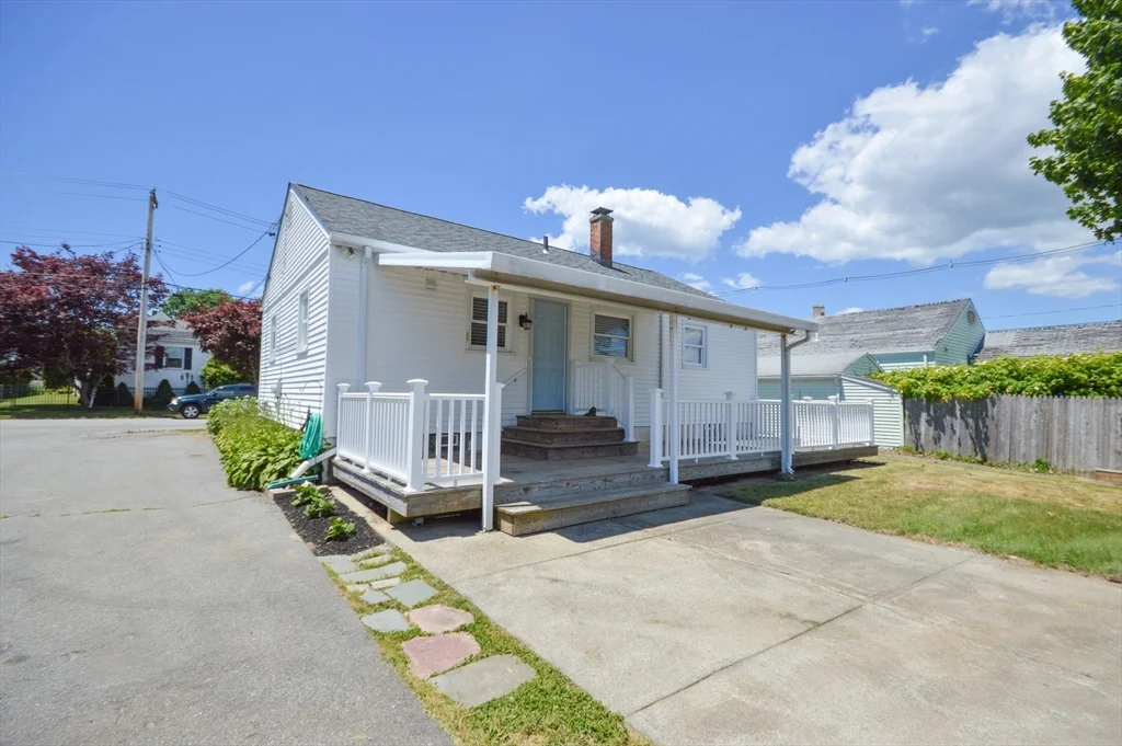 3 bed, 1 bath apartment for rent at 42 Buttonwood Rd, Bliss Corner — photo 19 of 19