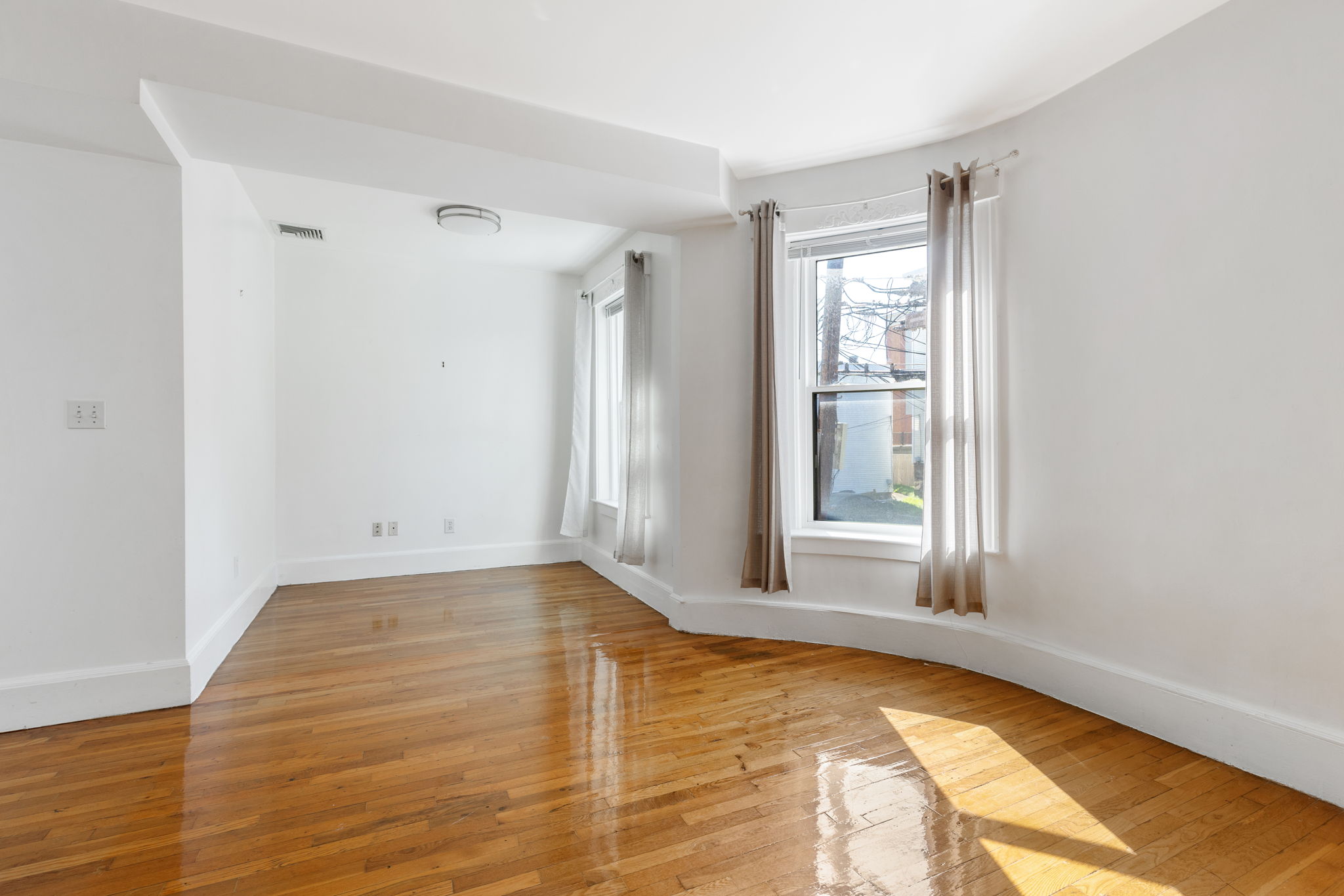 2 bed, 1 bath apartment for rent at 42 Cameron St Unit 02, Boylston Street — photo 3 of 16