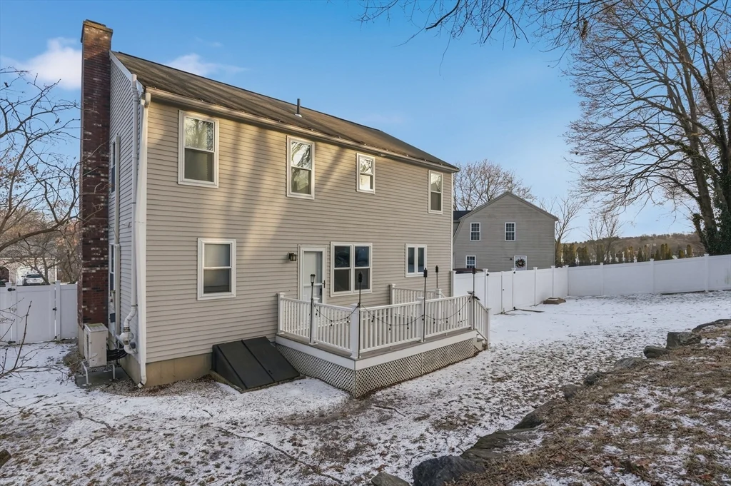 4 bed, 2 bath apartment for rent at 42 Catalpa Cir, Worcester — photo 31 of 35