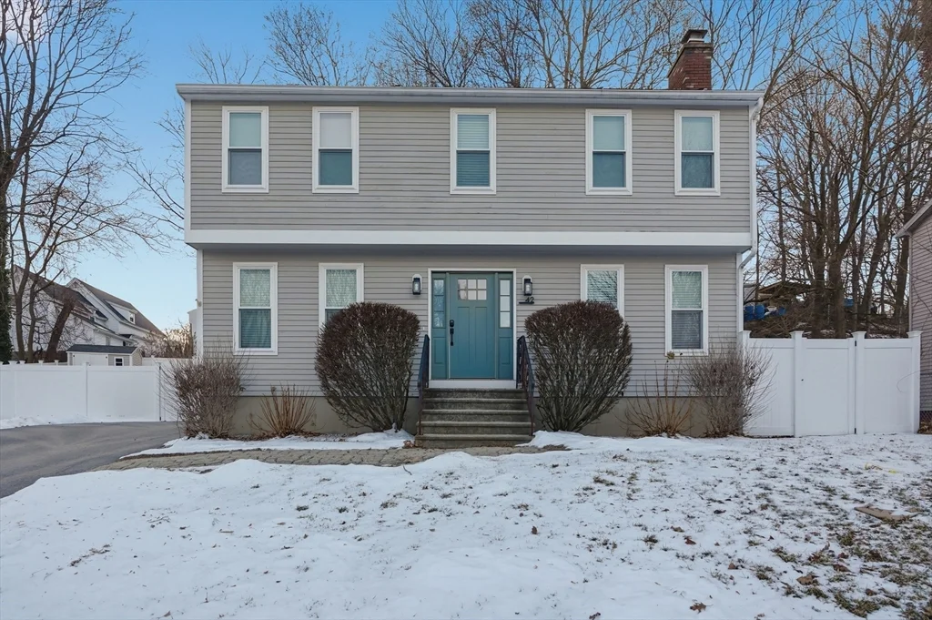 4 bed, 2 bath apartment for rent at 42 Catalpa Cir, Worcester — photo 1 of 35
