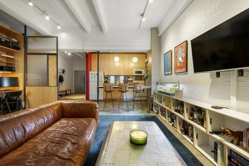 1 bed, 1 bath apartment for rent at 42 Chauncy St Unit 5A, Boston Downtown — photo 4 of 19