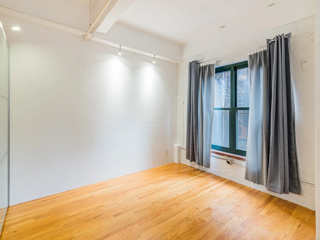Studio bed, 1 bath apartment for rent at 42 Chauncy Unit 5D, Boston Downtown — photo 3 of 8