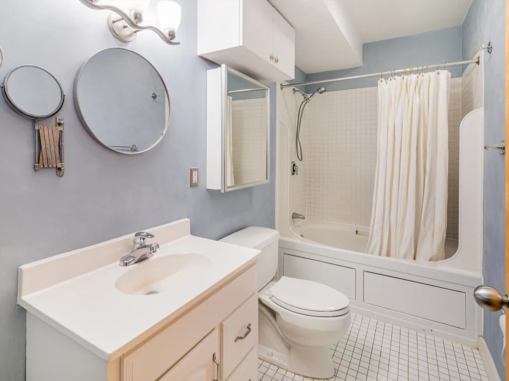 Studio bed, 1 bath apartment for rent at 42 Chauncy Unit 5D, Boston Downtown — photo 7 of 8