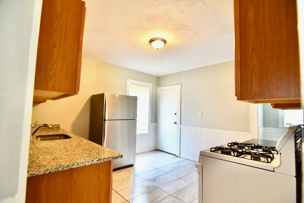 3 bed, 1 bath apartment for rent at 42 Colonial Ave Unit 2, Dorchester — photo 5 of 14