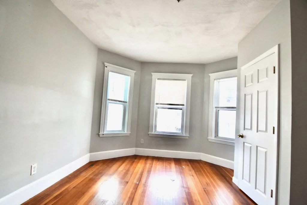 3 bed, 1 bath apartment for rent at 42 Colonial Ave Unit 2, Dorchester — photo 6 of 14