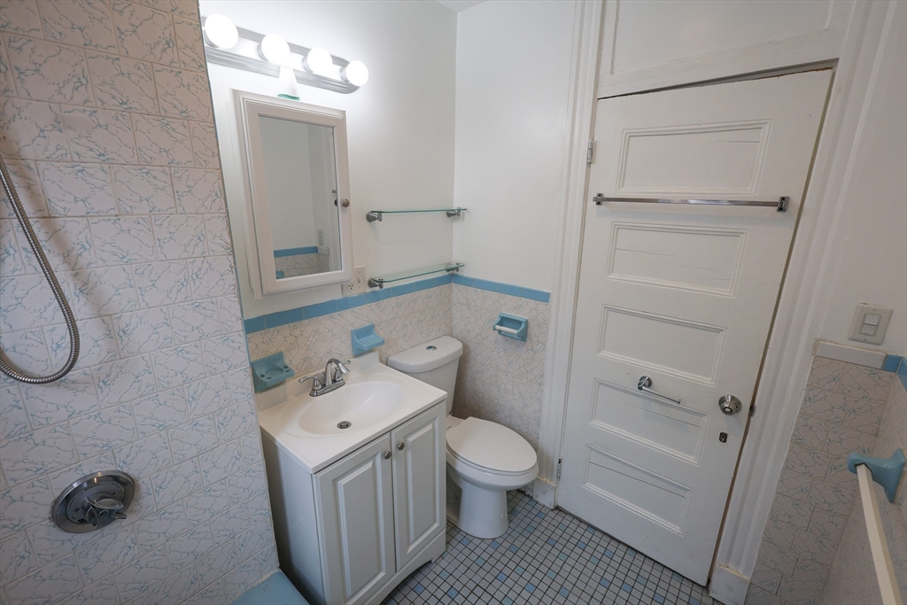 3 bed, 1 bath apartment for rent at 42 Corona St Unit 2, Dorchester — photo 15 of 21