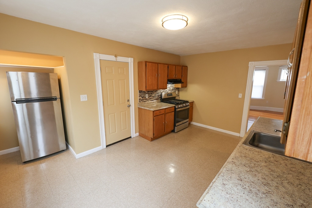 3 bed, 1 bath apartment for rent at 42 Corona St Unit 2, Dorchester — photo 2 of 21