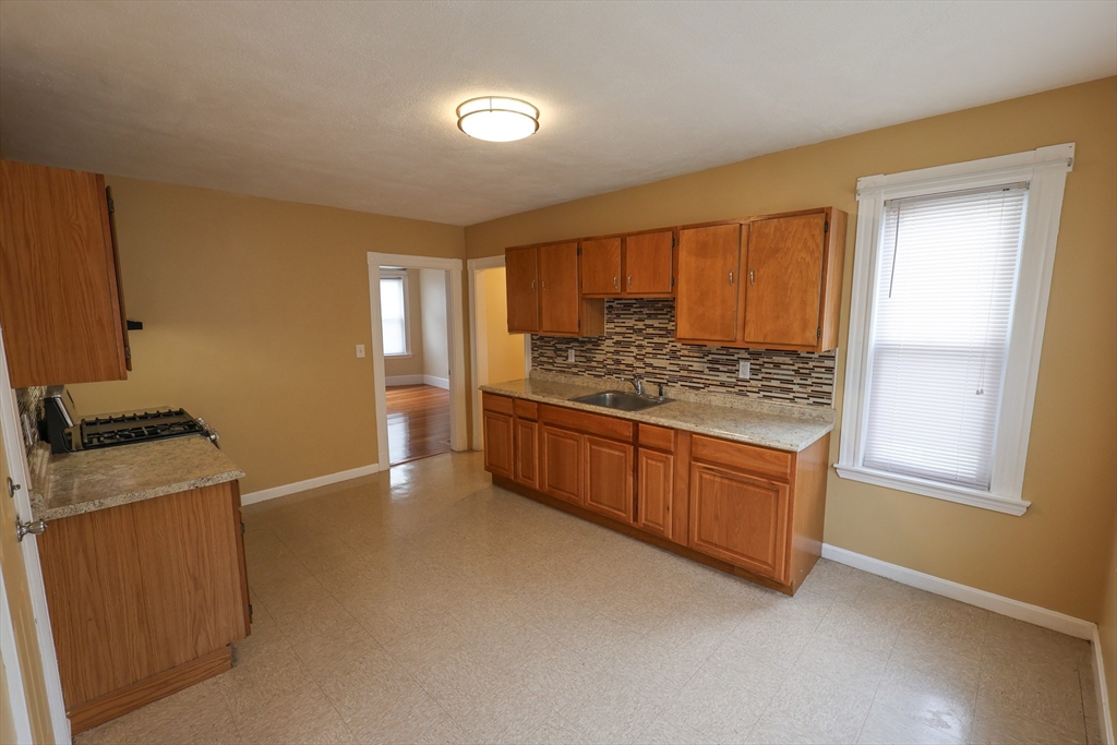 3 bed, 1 bath apartment for rent at 42 Corona St Unit 2, Dorchester — photo 5 of 21