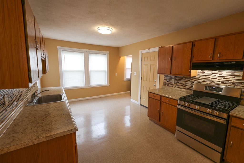 3 bed, 1 bath apartment for rent at 42 Corona St Unit 2, Dorchester — photo 1 of 21