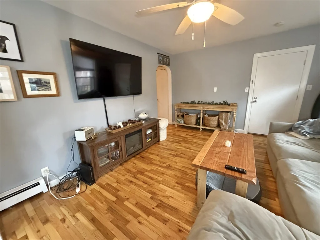 1 bed, 1 bath apartment for rent at 42 Court St Unit 1, Newton — photo 5 of 17