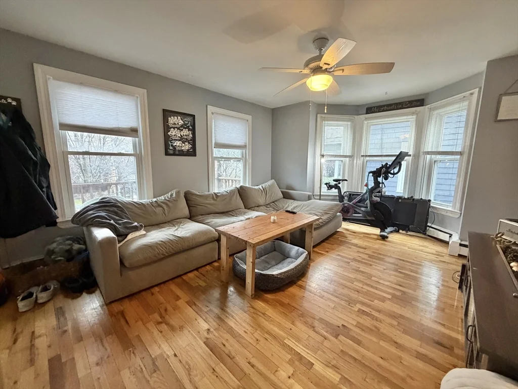 1 bed, 1 bath apartment for rent at 42 Court St Unit 1, Newton — photo 3 of 17