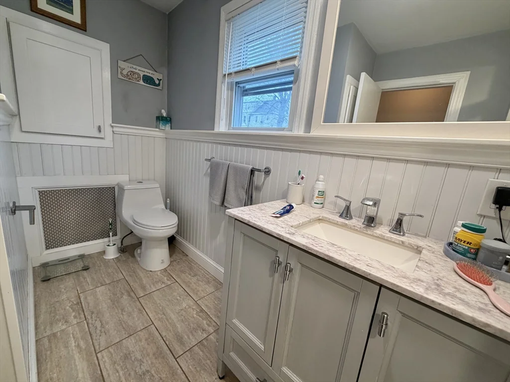 1 bed, 1 bath apartment for rent at 42 Court St Unit 1, Newton — photo 8 of 17
