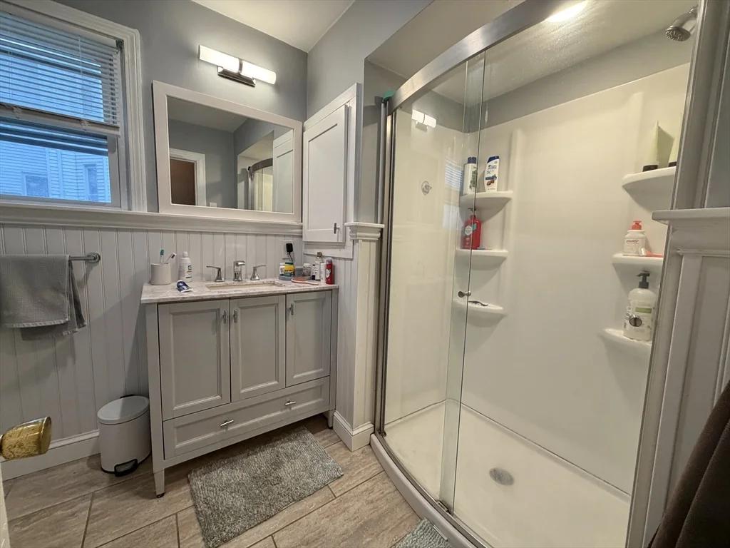 1 bed, 1 bath apartment for rent at 42 Court St Unit 1, Newton — photo 7 of 17