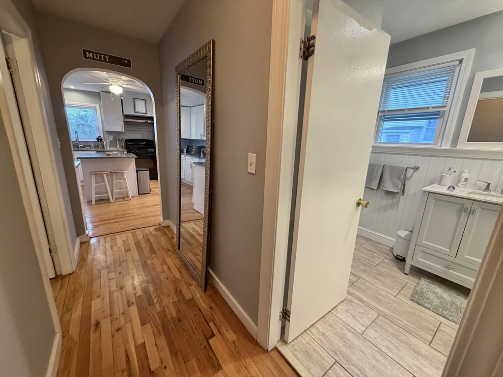 1 bed, 1 bath apartment for rent at 42 Court St Unit 1, Newton — photo 6 of 17