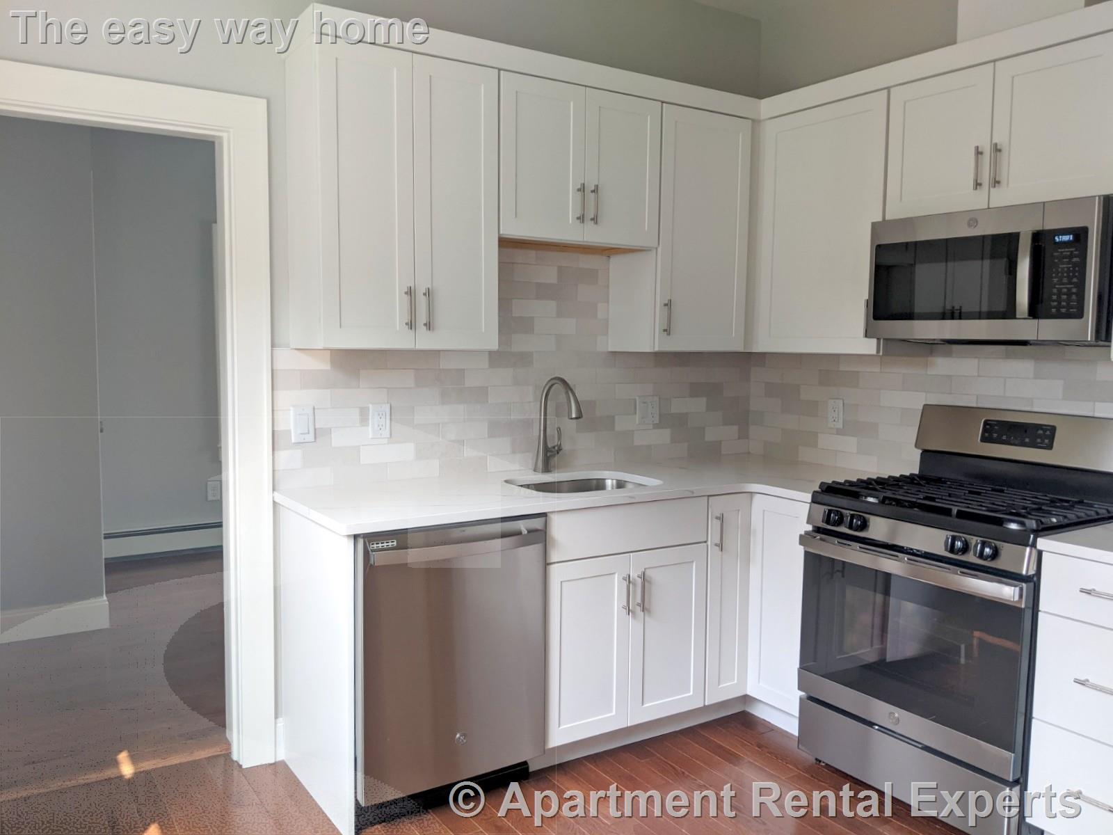 3 bed, 1 bath apartment for rent at 42 Crescent St Unit 2, Sullivan Square — photo 1 of 22