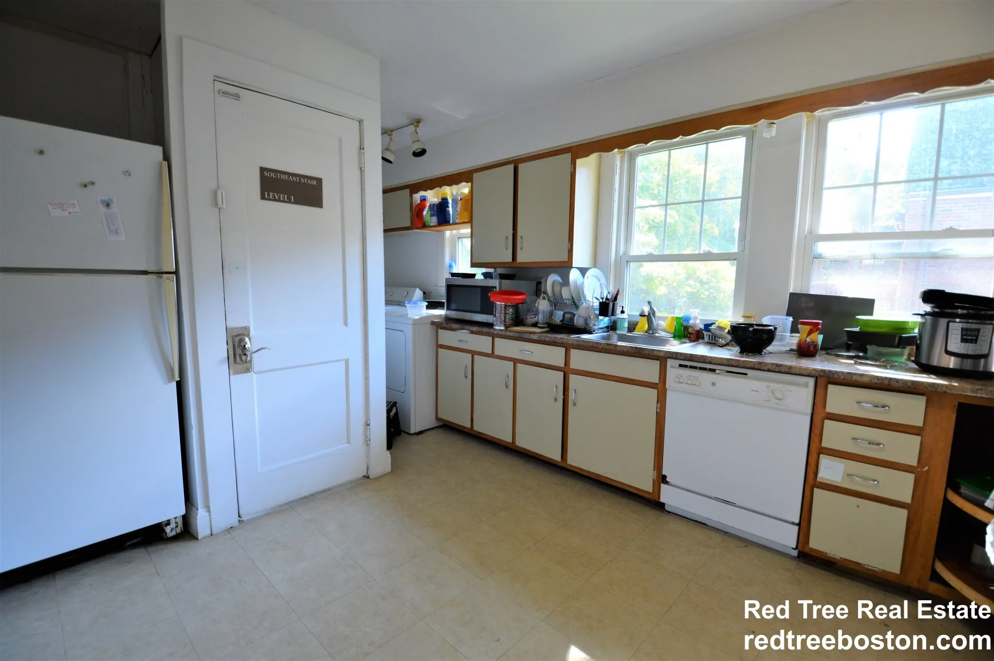 4 bed, 2 bath apartment for rent at 42 Crosby Rd Unit 2, Chestnut Hill — photo 8 of 17