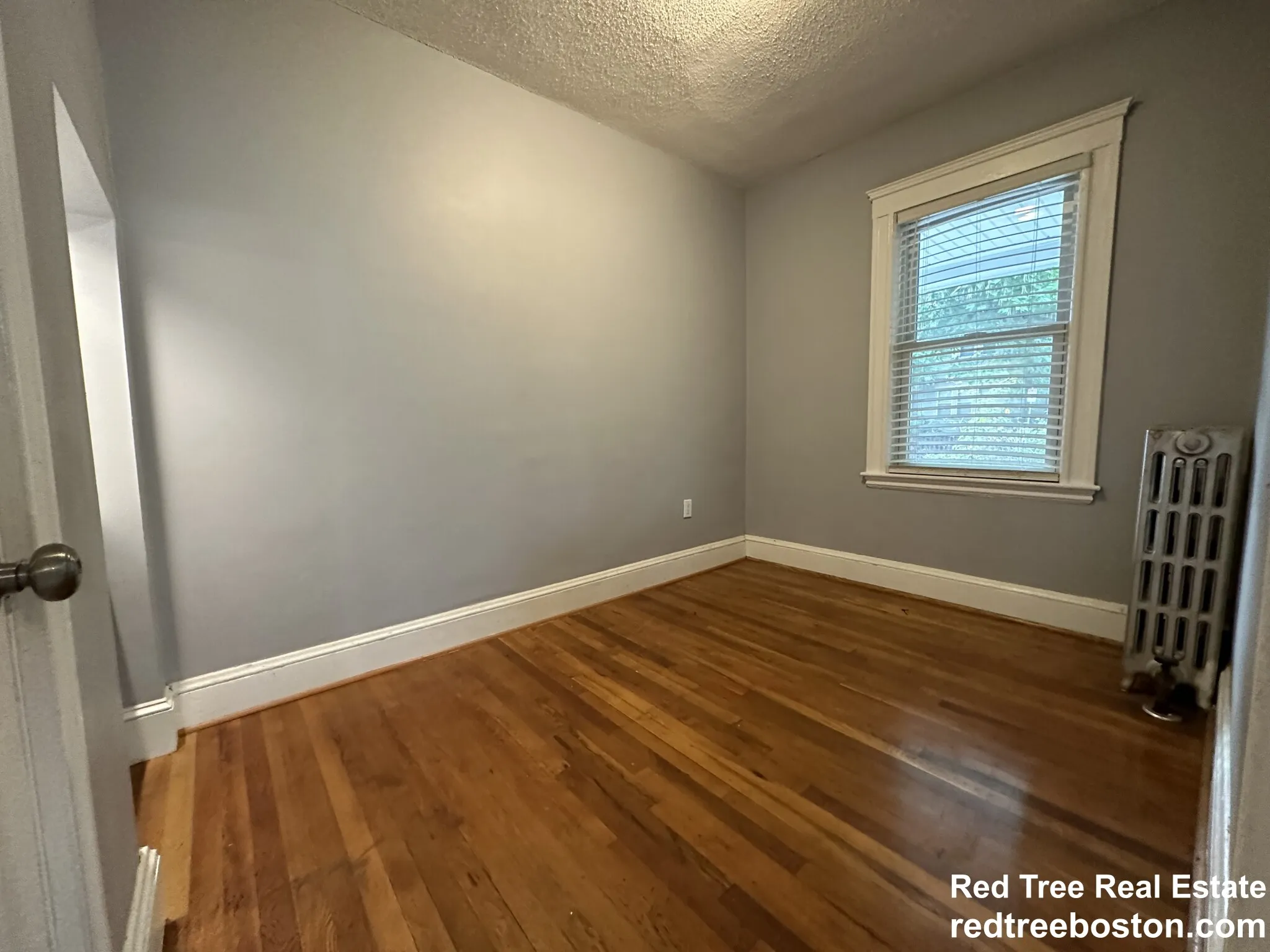 3 bed, 1 bath apartment for rent at 42 Day St Unit 1, Jamaica Plain — photo 5 of 23