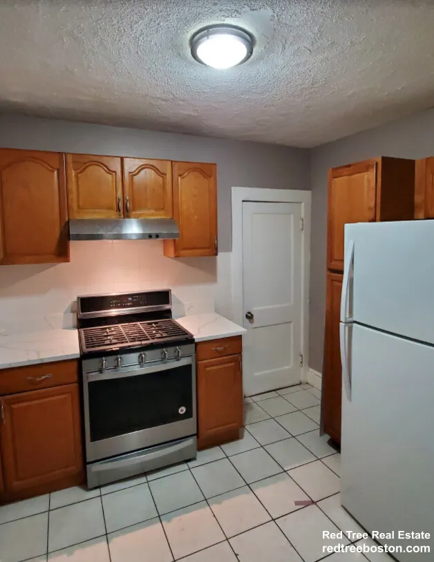 3 bed, 1 bath apartment for rent at 42 Day St Unit 1, Jamaica Plain — photo 9 of 23