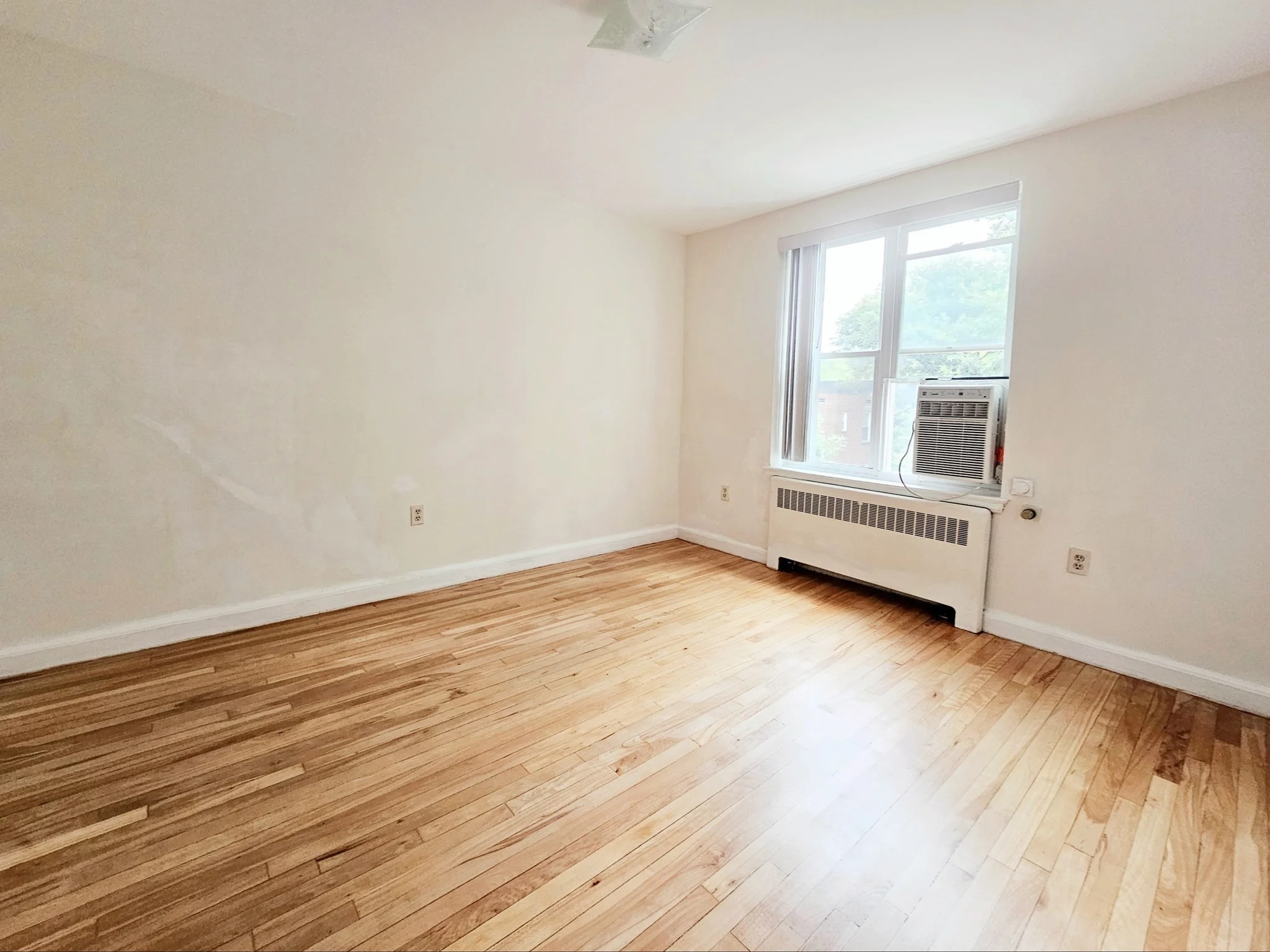 1 bed, 1 bath apartment for rent at 42 Dean Rd Unit 5, Brookline Hills — photo 3 of 4