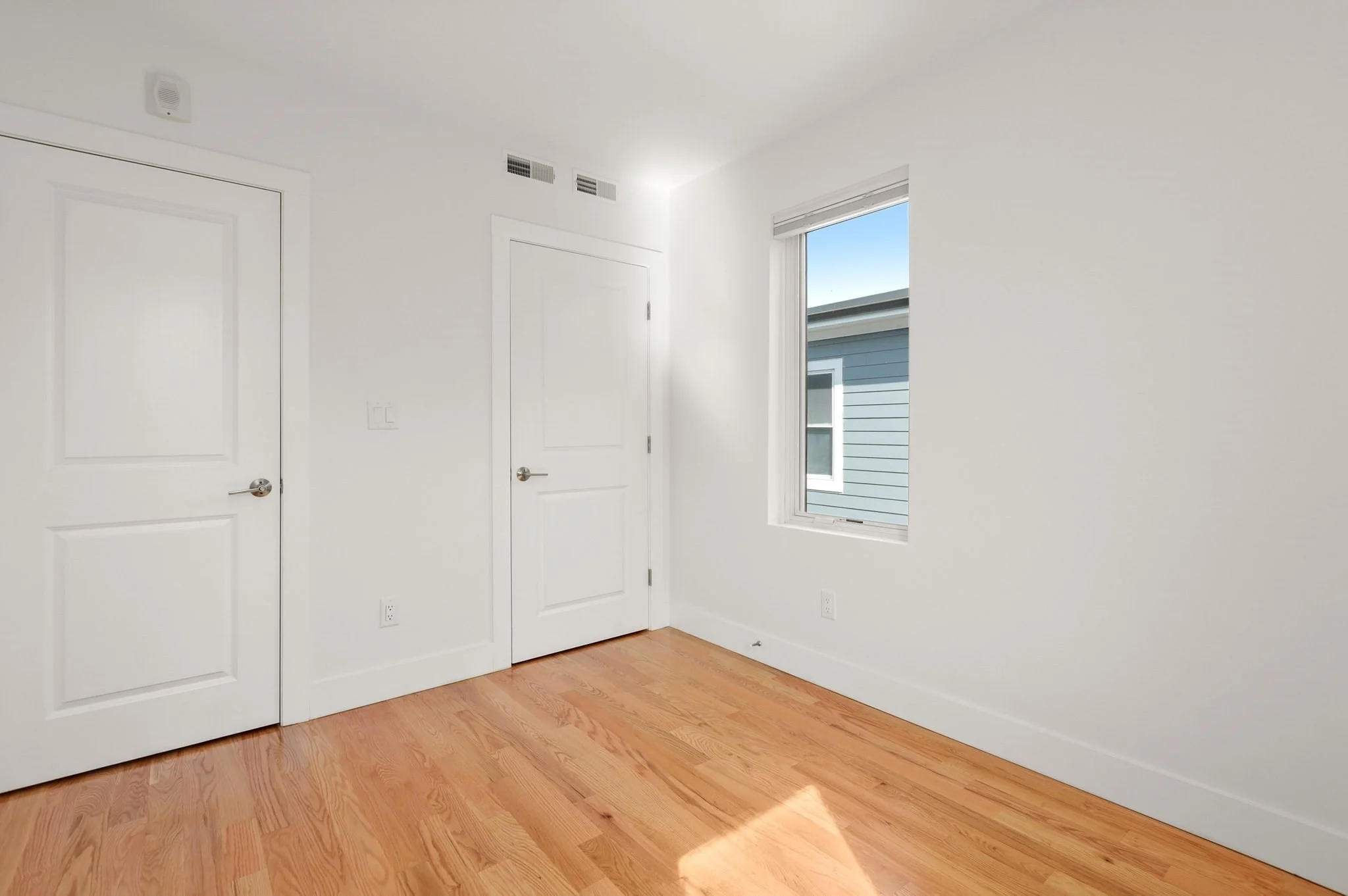 3 bed, 2 bath apartment for rent at 42 Dennis St Unit 2, Roxbury — photo 27 of 35