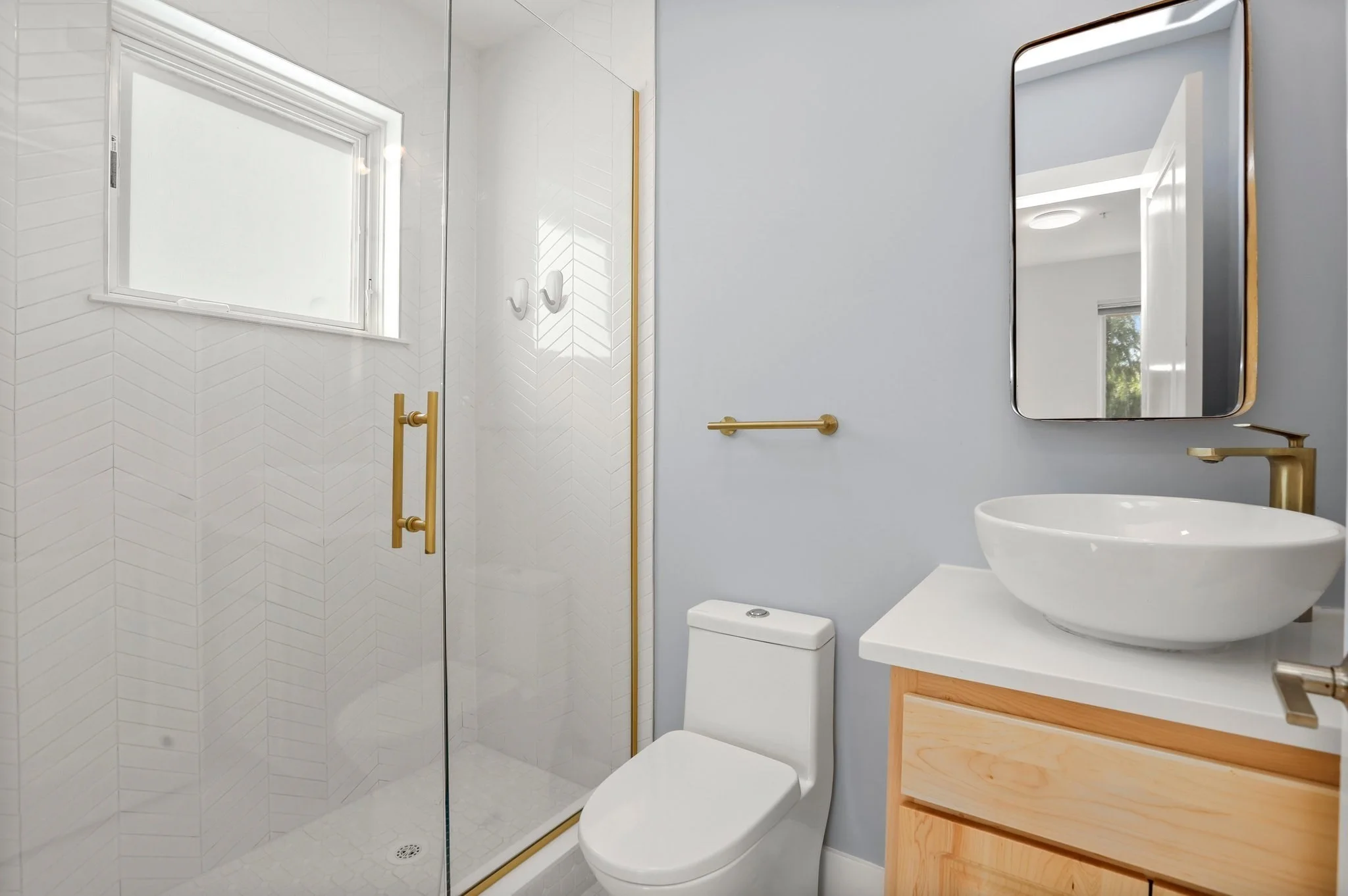 3 bed, 2 bath apartment for rent at 42 Dennis St Unit 2, Roxbury — photo 18 of 35
