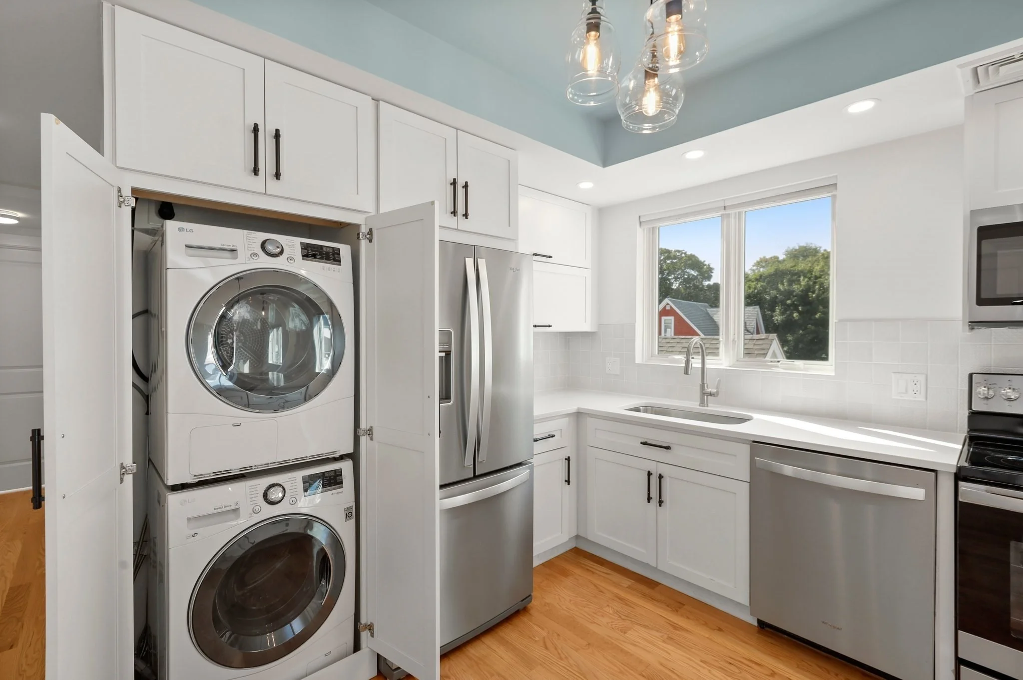 3 bed, 2 bath apartment for rent at 42 Dennis St Unit 2, Roxbury — photo 4 of 35