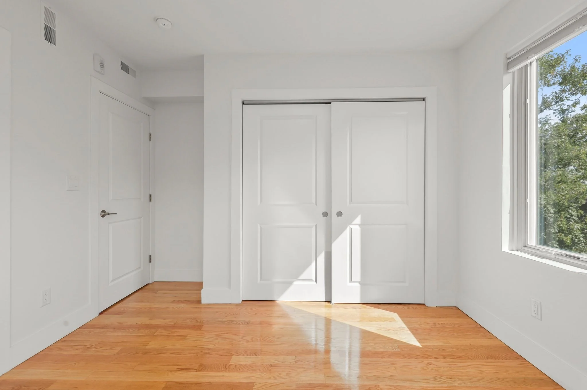 3 bed, 2 bath apartment for rent at 42 Dennis St Unit 2, Roxbury — photo 24 of 35