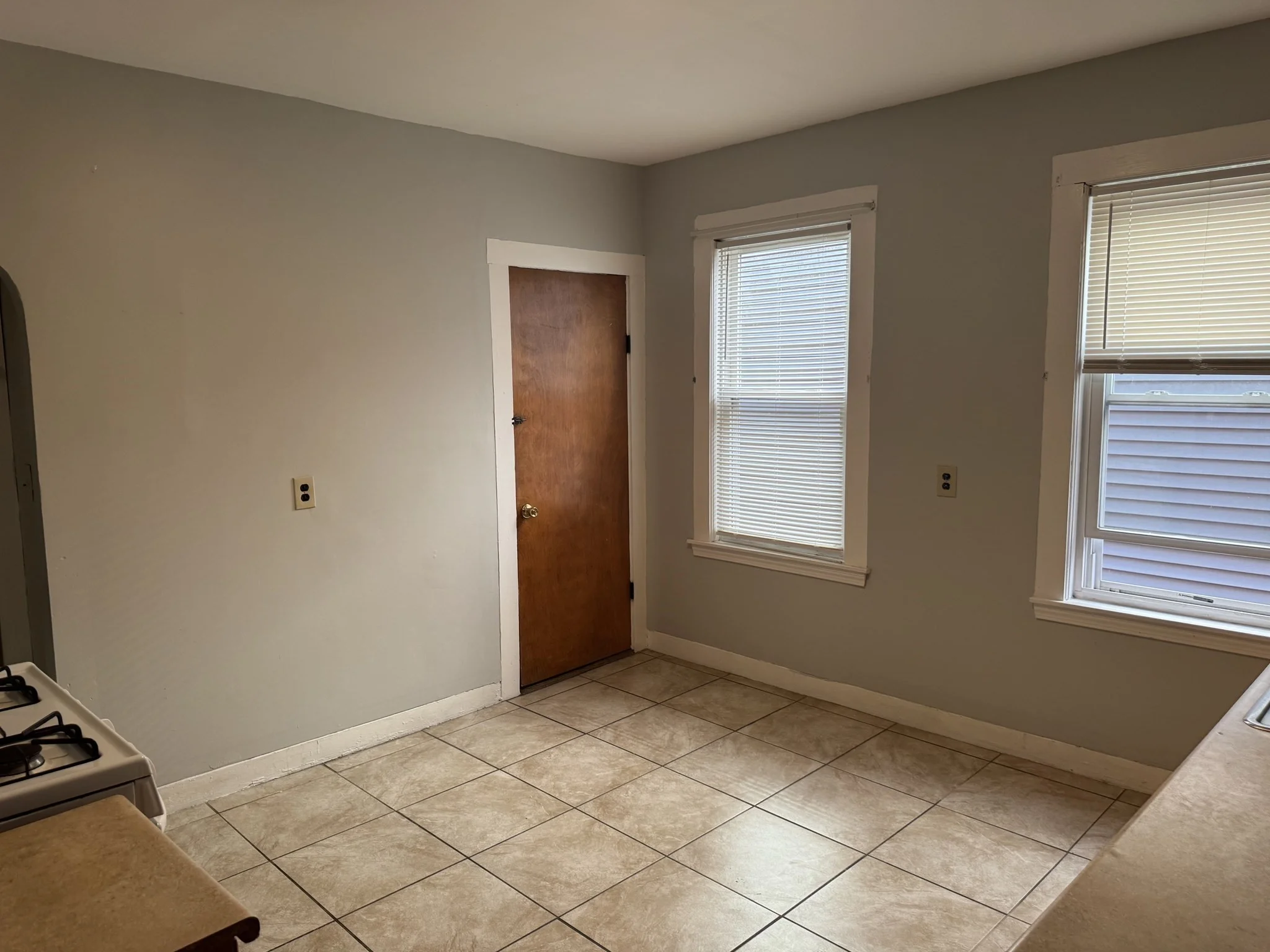 3 bed, 1 bath apartment for rent at 42 Draper St Unit 2, Dorchester — photo 5 of 12