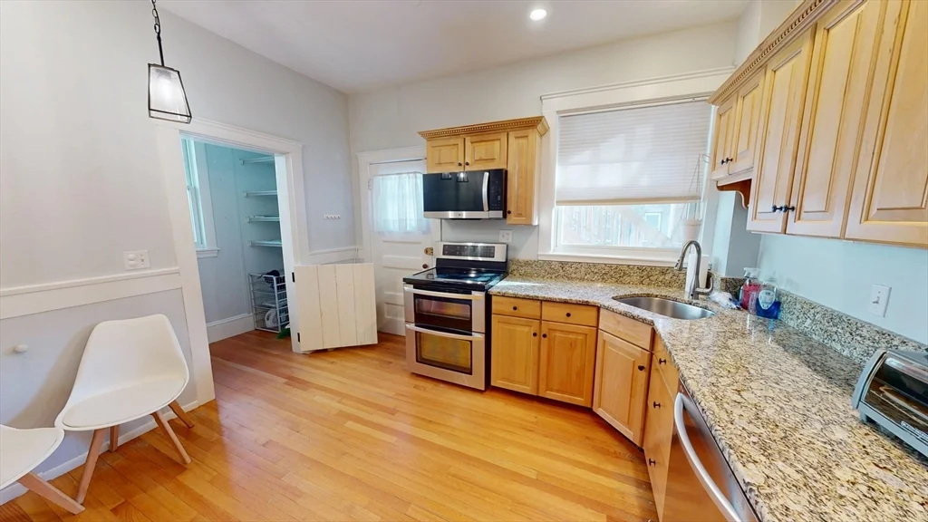 3 bed, 1 bath apartment for rent at 42 Englewood Ave Unit 1, Brighton — photo 7 of 9