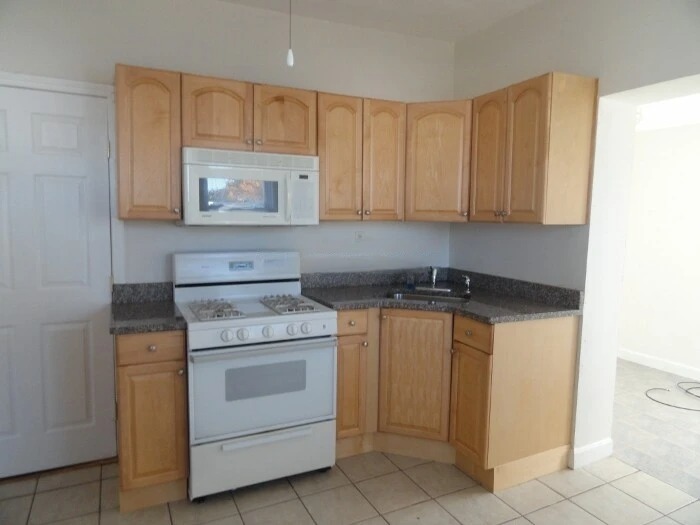 1 bed, 1 bath apartment for rent at 42 Englewood Ave Unit 1R, Chelsea — photo 1 of 9