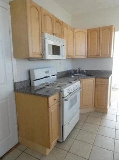1 bed, 1 bath apartment for rent at 42 Englewood Ave Unit 1R, Chelsea — photo 2 of 9
