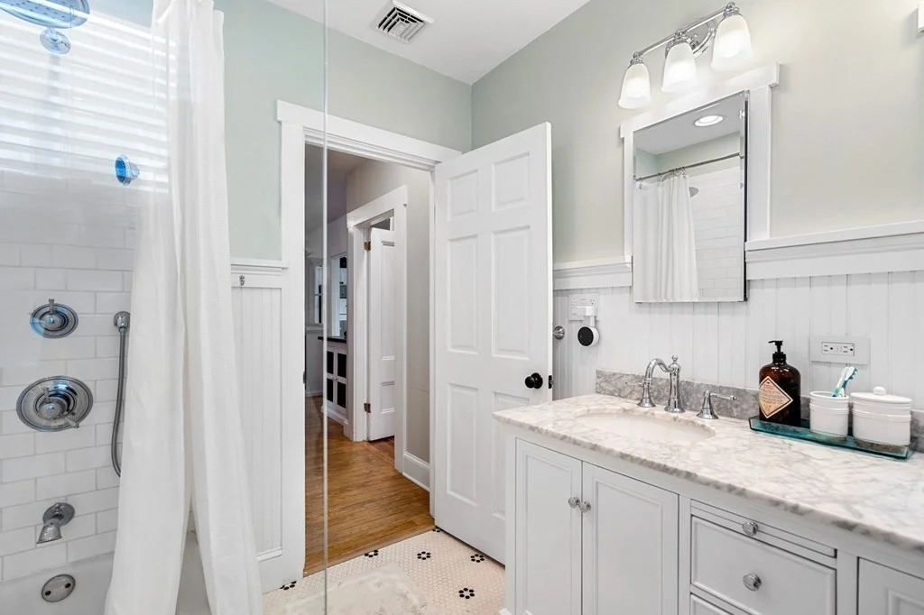2 bed, 1 bath apartment for rent at 42 Englewood Unit 3, Boston — photo 22 of 31