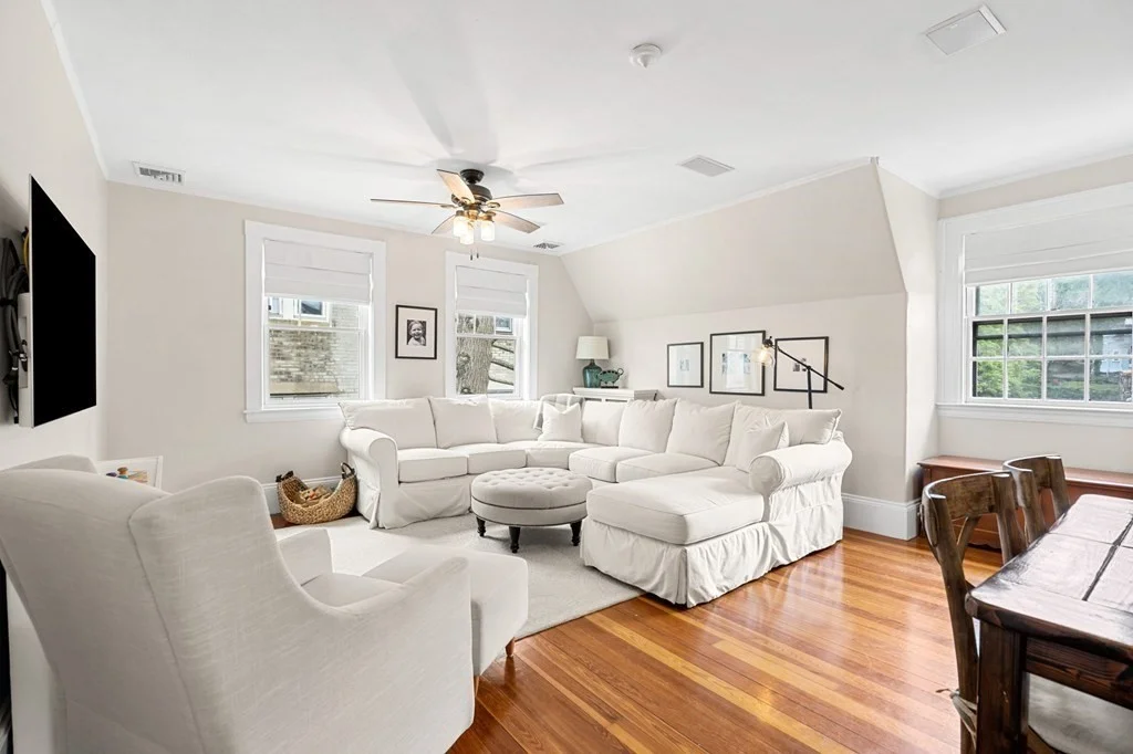 2 bed, 1 bath apartment for rent at 42 Englewood Unit 3, Boston — photo 3 of 31
