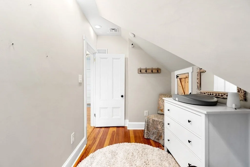 2 bed, 1 bath apartment for rent at 42 Englewood Unit 3, Boston — photo 19 of 31