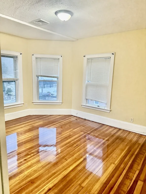 2 bed, 1 bath apartment for rent at 42 Essex Unit 2, Saugus — photo 21 of 25