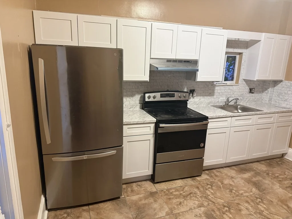 2 bed, 1 bath apartment for rent at 42 Essex Unit 2, Saugus — photo 17 of 25